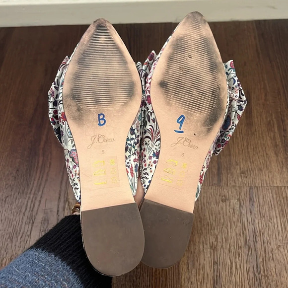 J. Crew Floral Liberty Print Bow Detail Mule Flats
Women’s Size 5 - Picture 7 of 7